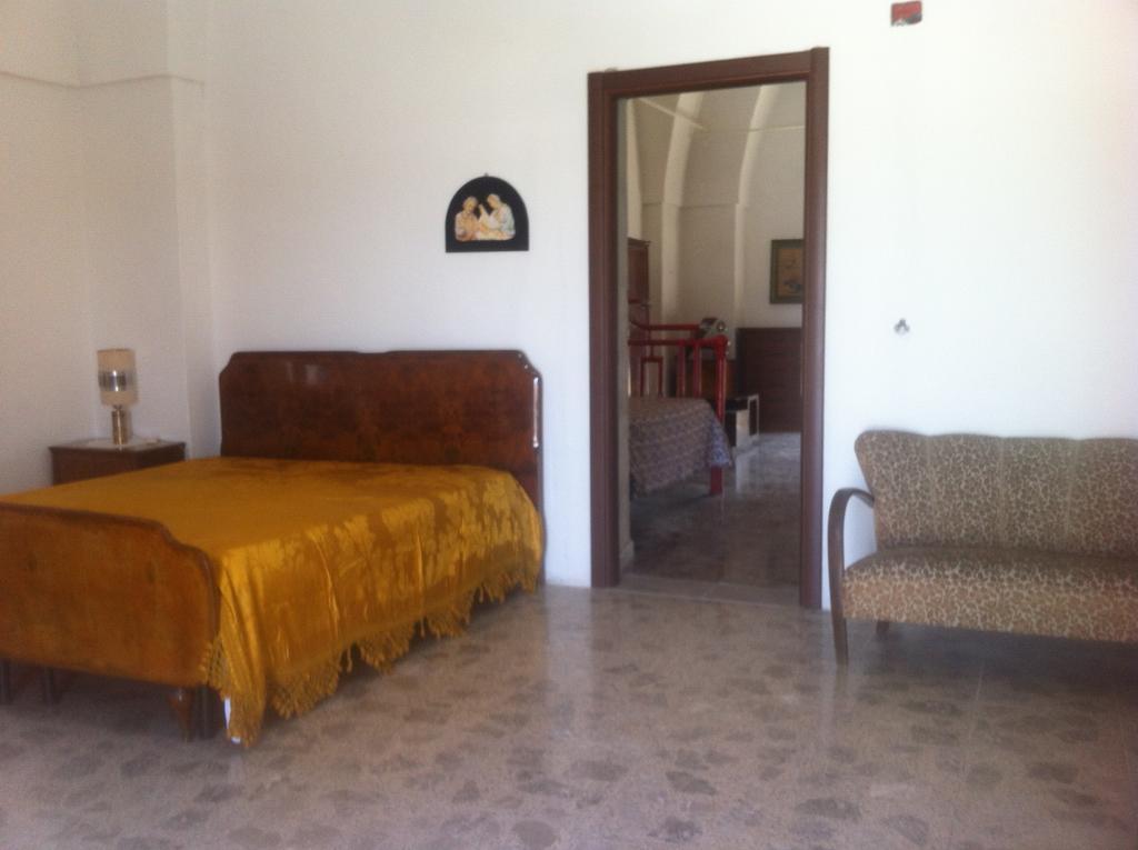 Masseria San Paolo Bed and Breakfast Salice Salentino Rum bild